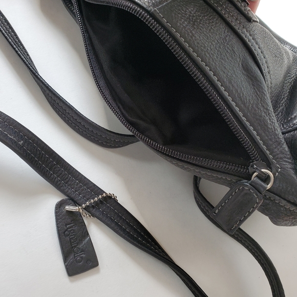 SOLD Vintage Tignanello Genuine Leather Backpack - Picture 6 of 8